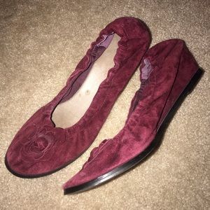 Restricted Velvet Wine Wedge